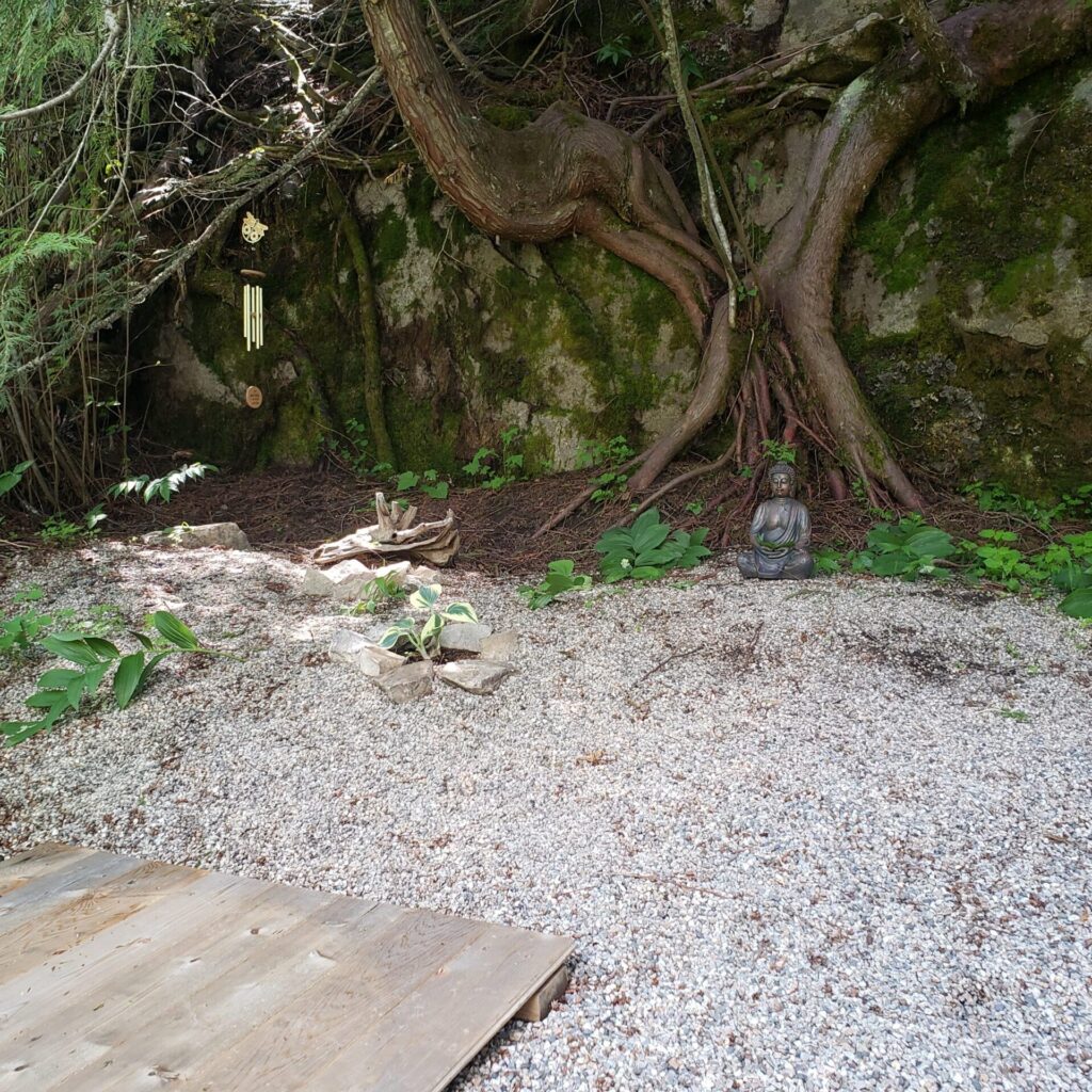 800x600 zen garden at For-rest Retreat
